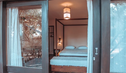 Suite Premium, varias camas, baño privado, vistas al jardín