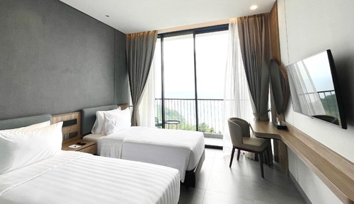 Superior Ocean View Twin Room