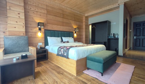 Habitación Grand, 1 cama de matrimonio, patio, vistas a la montaña