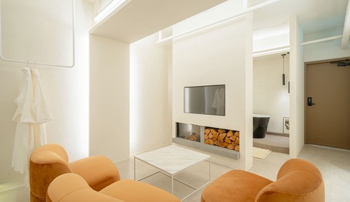 mo 202(Family Room)