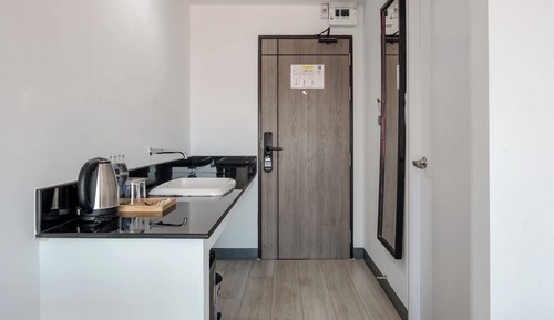 Habitación estándar, 1 cama de matrimonio grande, bañera, vistas a la ciudad