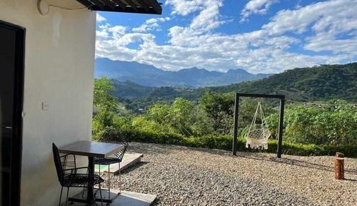 Habitación cuádruple Deluxe, vistas a la montaña