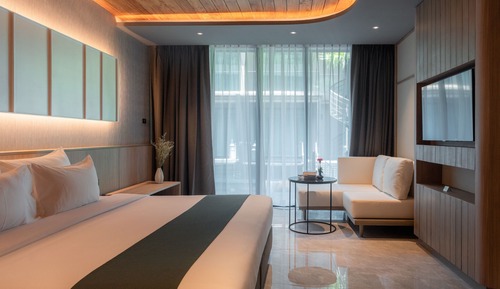 Superior Room, 1 Bedroom, Pool View