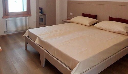 Apartamento tradicional, 2 habitaciones, cocina, vistas a la colina