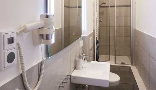 Comfort Single Room, Accessible, Shared Bathroom