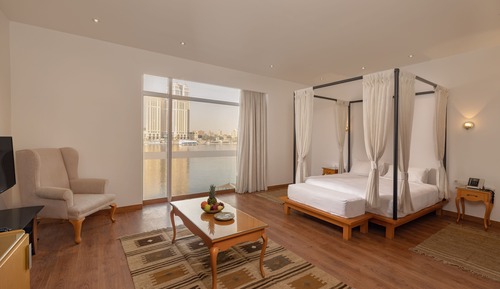 Room 300 The Nomad