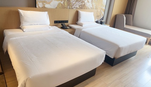 Habitación sénior con 2 camas individuales