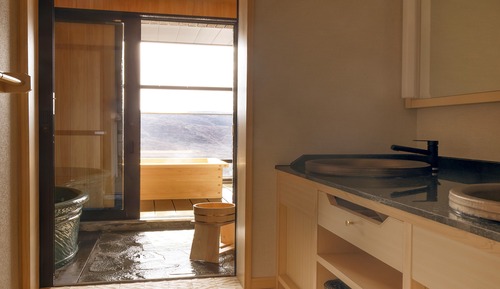 Suite, balcón