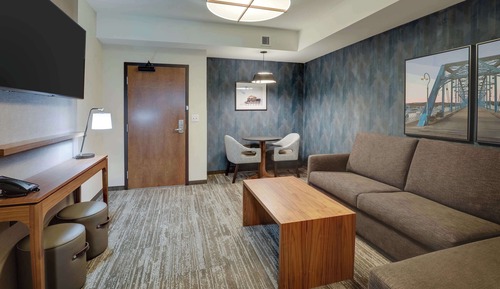 Suite Deluxe, 1 cama de matrimonio grande con sofá cama, frigorífico y microondas (2 Rooms)