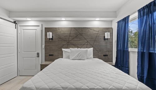 Estudio, 1 cama de matrimonio, no fumadores, baño privado