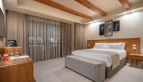 Habitación superior con 1 cama doble o 2 individuales