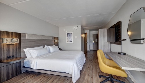 Habitación estándar, 1 cama de matrimonio grande (Communications, Mobility, Access Tub)
