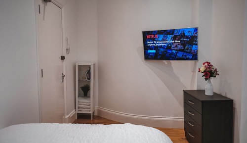 Estudio clásico, no fumadores, baño privado