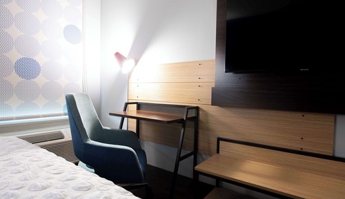 Habitación, 2 camas de matrimonio, accesible para personas con discapacidad (Hearing)