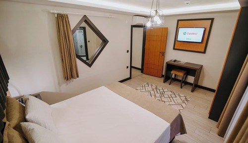 Habitación Confort, 1 cama de matrimonio con sofá cama
