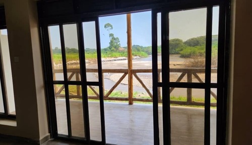 Habitación superior con 1 cama doble o 2 individuales, vistas al río