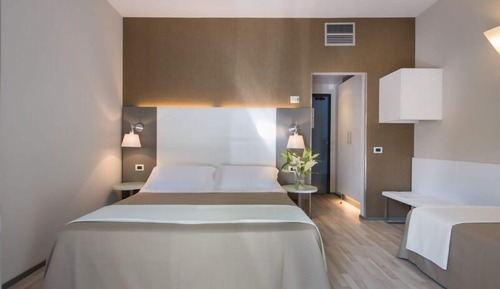 Habitación triple, balcón