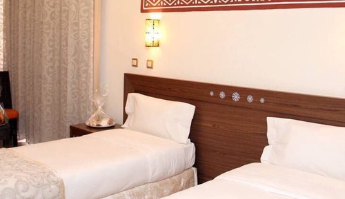 Habitación estándar con 1 cama doble o 2 individuales, baño privado