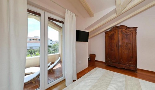 Casa (Three Bedroom Holiday Home with terra)