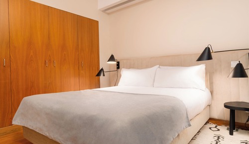 Estudio Confort, 1 cama de matrimonio con sofá cama