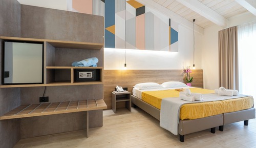 Habitación triple Deluxe, balcón, vistas al mar