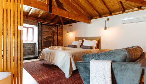 Loft superior, 1 cama doble, vistas al patio