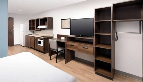 Suite, 1 cama de matrimonio, accesible para personas con discapacidad, no fumadores (Roll-In Shower)