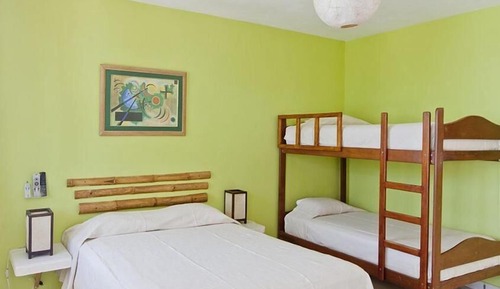 Habitación cuádruple básica, vistas al mar