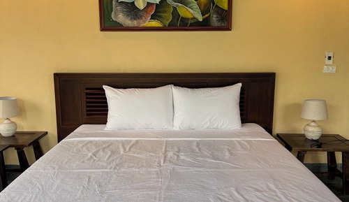 Habitación doble superior, 1 cama de matrimonio grande, vistas a la piscina