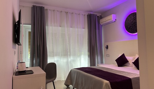 Habitación de diseño doble, 1 cama de matrimonio, no fumadores, baño privado