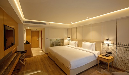 Habitación Club con 1 cama doble o 2 individuales, vistas a la ciudad