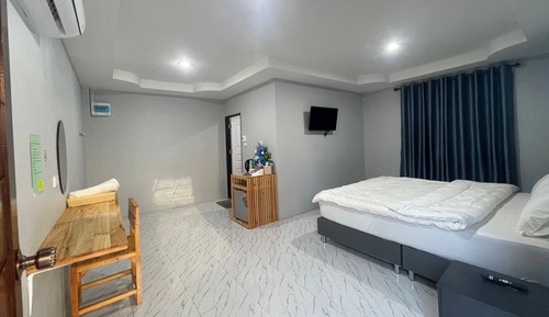 Standard King Room