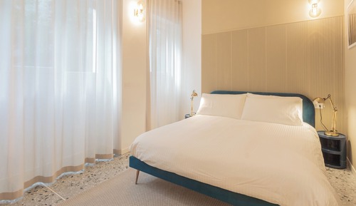 Habitación de diseño doble, 1 cama de matrimonio, baño privado, vistas al patio