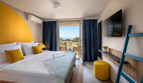 Room for 2 balcony