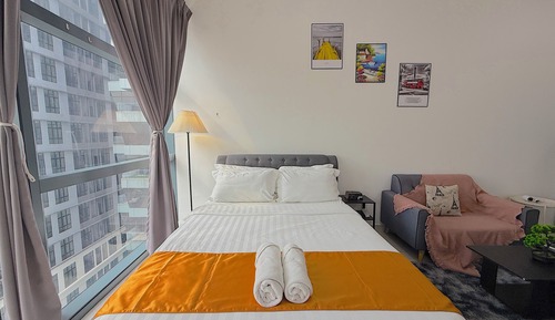 Suite estudio exclusiva, 1 cama de matrimonio, frigorífico y microondas, vistas a la ciudad