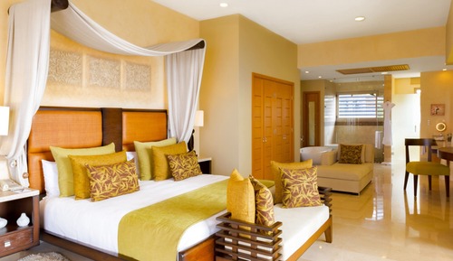 Panoramic Room