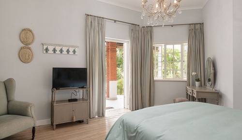 Habitación Deluxe, 1 cama de matrimonio, no fumadores, vistas a la piscina
