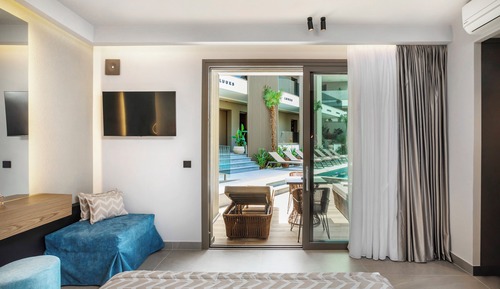Habitación Deluxe doble, vistas a la piscina