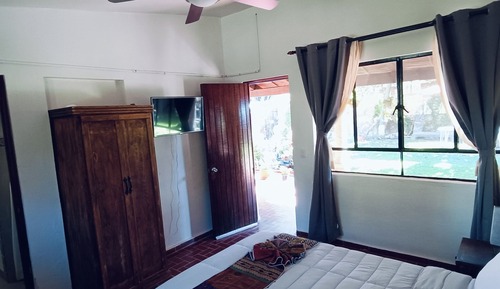 Habitación básica, vistas al jardín