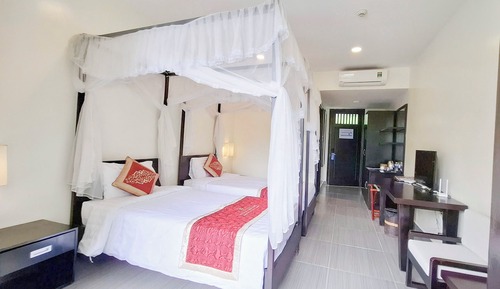 Habitación superior con 1 cama doble o 2 individuales, vistas a la montaña