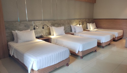 Habitación cuádruple Deluxe, vistas al río