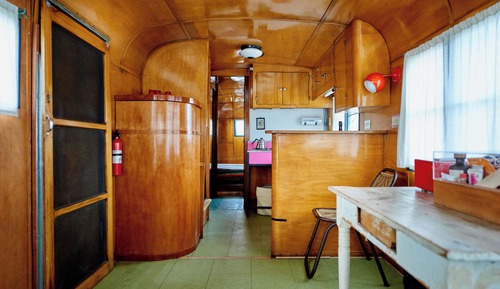 Habitación (Large Trailer)