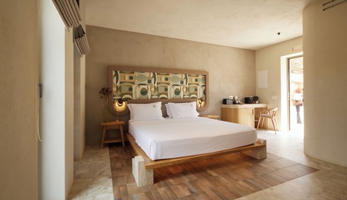 Deluxe Suite with Outdoor Hot Tub