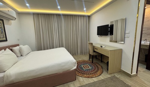 Queen Room With Sphinx View