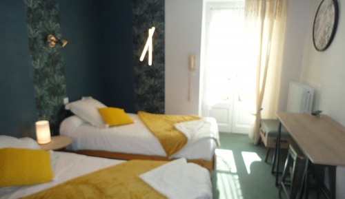 Habitación Confort con 1 cama doble o 2 individuales