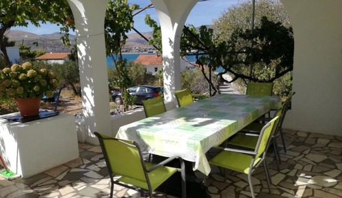 Apartamento (Three Bedroom Apartment with Terrace)