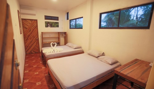 Habitación cuádruple básica