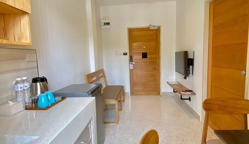 Estudio, 1 cama de matrimonio, fumadores, baño privado