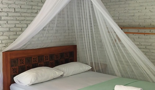 Habitación estándar doble, 1 cama de matrimonio, baño privado, vistas al jardín