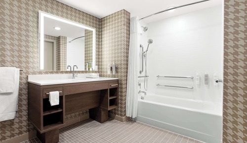 Suite, 1 cama de matrimonio grande, accesible para personas con discapacidad, bañera